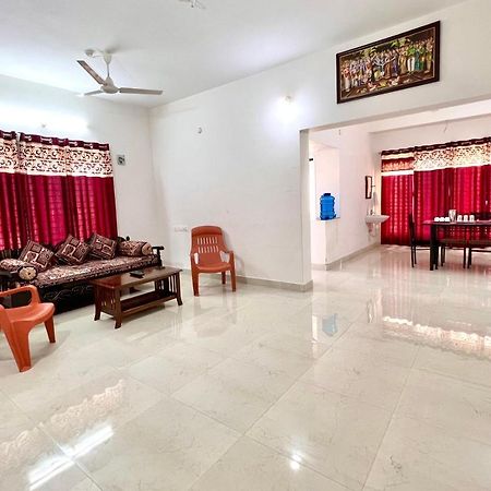 Truelife Homestays - Alamelu Avenue - Fully Furnished Ac 2Bhk Apartments In Tirupati - Walkable To Restaurants & Super Market - Fast Wifi - Kitchen - Easy Access To Airport, Railway Station, Sri Padmavathi & Tirumala Temple Esterno foto