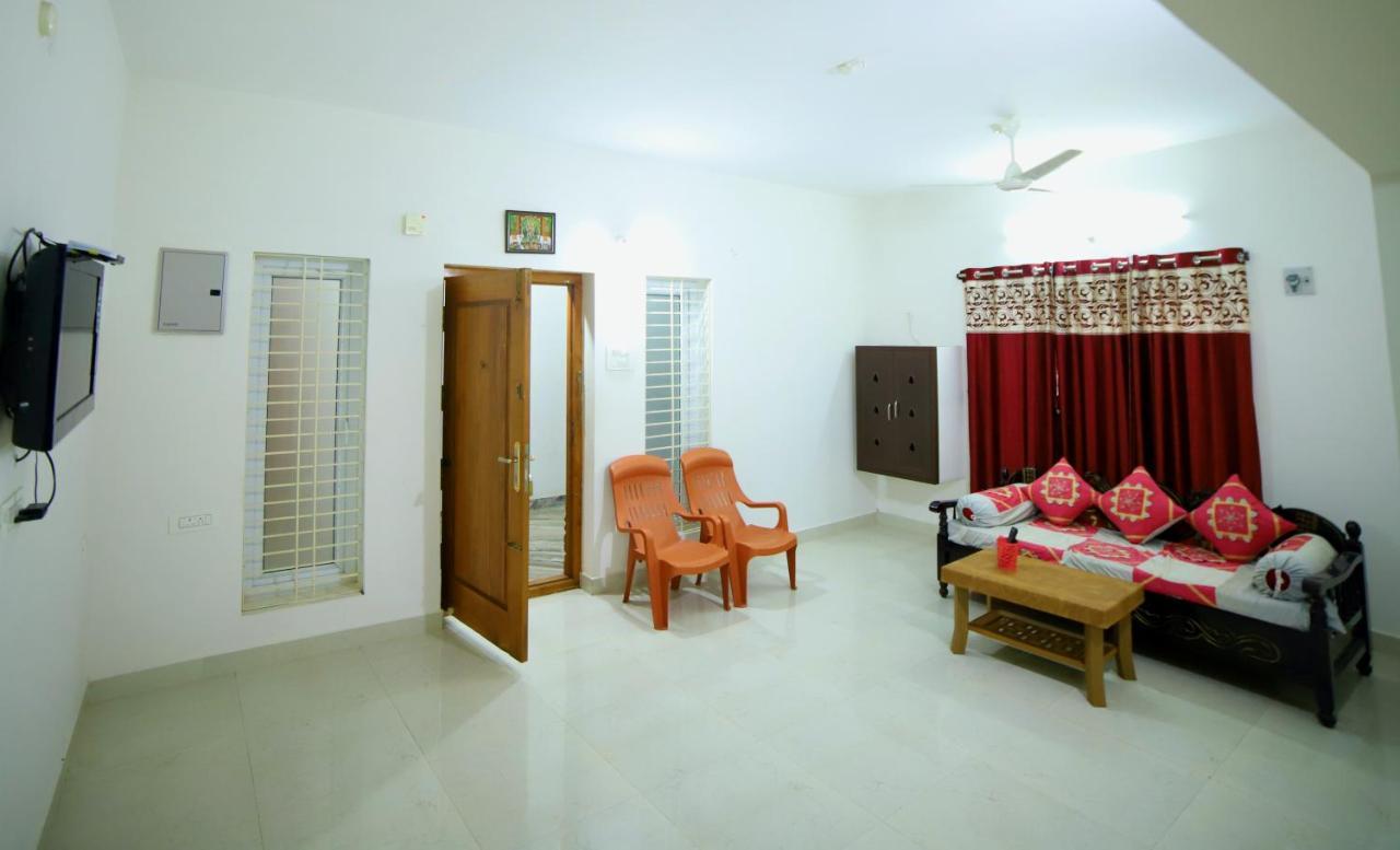 Truelife Homestays - Alamelu Avenue - Fully Furnished Ac 2Bhk Apartments In Tirupati - Walkable To Restaurants & Super Market - Fast Wifi - Kitchen - Easy Access To Airport, Railway Station, Sri Padmavathi & Tirumala Temple Esterno foto