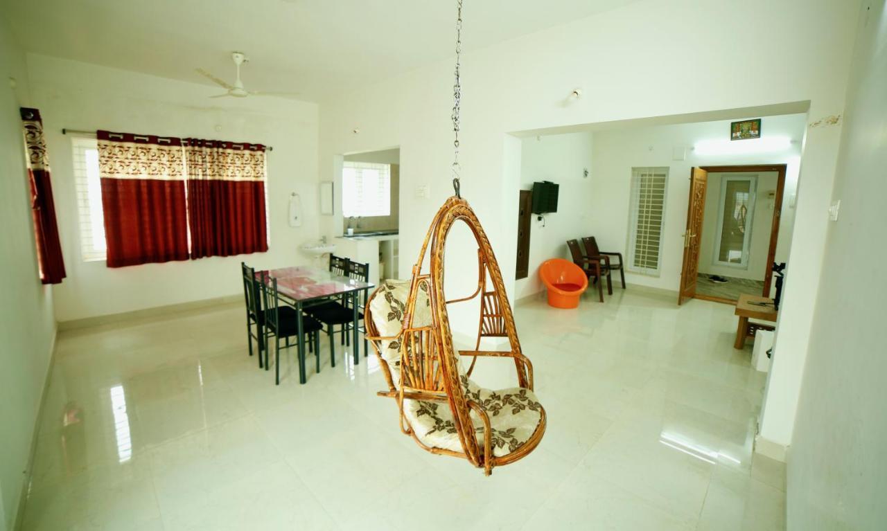 Truelife Homestays - Alamelu Avenue - Fully Furnished Ac 2Bhk Apartments In Tirupati - Walkable To Restaurants & Super Market - Fast Wifi - Kitchen - Easy Access To Airport, Railway Station, Sri Padmavathi & Tirumala Temple Esterno foto
