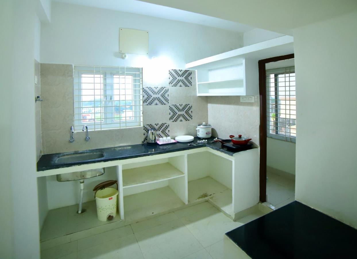 Truelife Homestays - Alamelu Avenue - Fully Furnished Ac 2Bhk Apartments In Tirupati - Walkable To Restaurants & Super Market - Fast Wifi - Kitchen - Easy Access To Airport, Railway Station, Sri Padmavathi & Tirumala Temple Esterno foto