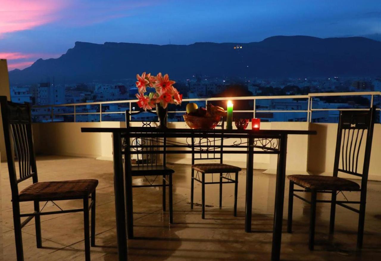 Truelife Homestays - Alamelu Avenue - Fully Furnished Ac 2Bhk Apartments In Tirupati - Walkable To Restaurants & Super Market - Fast Wifi - Kitchen - Easy Access To Airport, Railway Station, Sri Padmavathi & Tirumala Temple Esterno foto