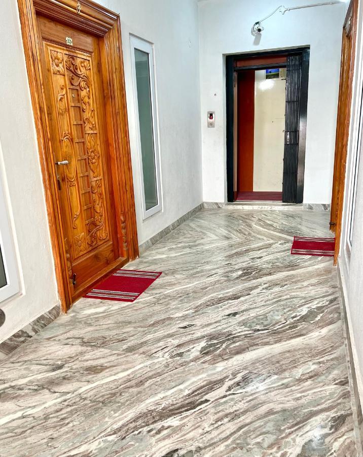 Truelife Homestays - Alamelu Avenue - Fully Furnished Ac 2Bhk Apartments In Tirupati - Walkable To Restaurants & Super Market - Fast Wifi - Kitchen - Easy Access To Airport, Railway Station, Sri Padmavathi & Tirumala Temple Esterno foto