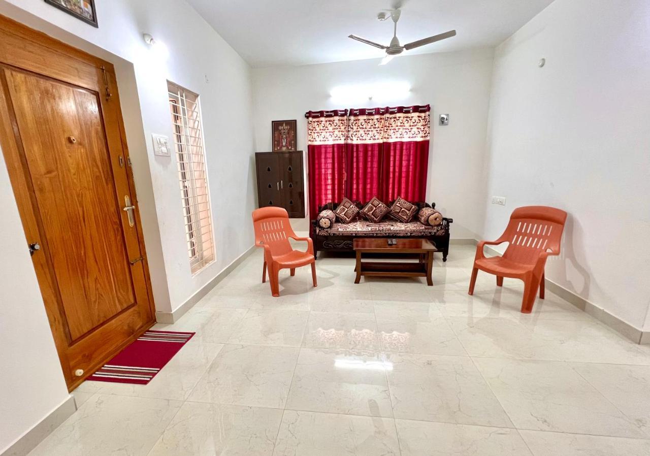 Truelife Homestays - Alamelu Avenue - Fully Furnished Ac 2Bhk Apartments In Tirupati - Walkable To Restaurants & Super Market - Fast Wifi - Kitchen - Easy Access To Airport, Railway Station, Sri Padmavathi & Tirumala Temple Esterno foto