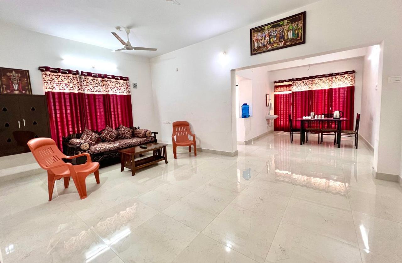 Truelife Homestays - Alamelu Avenue - Fully Furnished Ac 2Bhk Apartments In Tirupati - Walkable To Restaurants & Super Market - Fast Wifi - Kitchen - Easy Access To Airport, Railway Station, Sri Padmavathi & Tirumala Temple Esterno foto