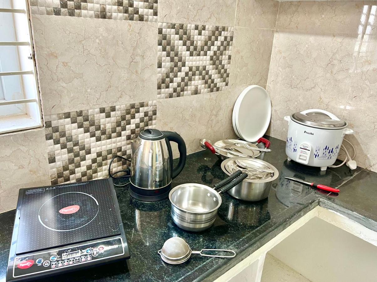 Truelife Homestays - Alamelu Avenue - Fully Furnished Ac 2Bhk Apartments In Tirupati - Walkable To Restaurants & Super Market - Fast Wifi - Kitchen - Easy Access To Airport, Railway Station, Sri Padmavathi & Tirumala Temple Esterno foto